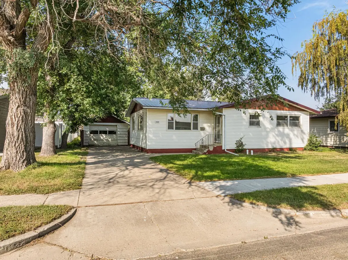 1507 2nd Ave E, Williston, ND 58801 - Image #1