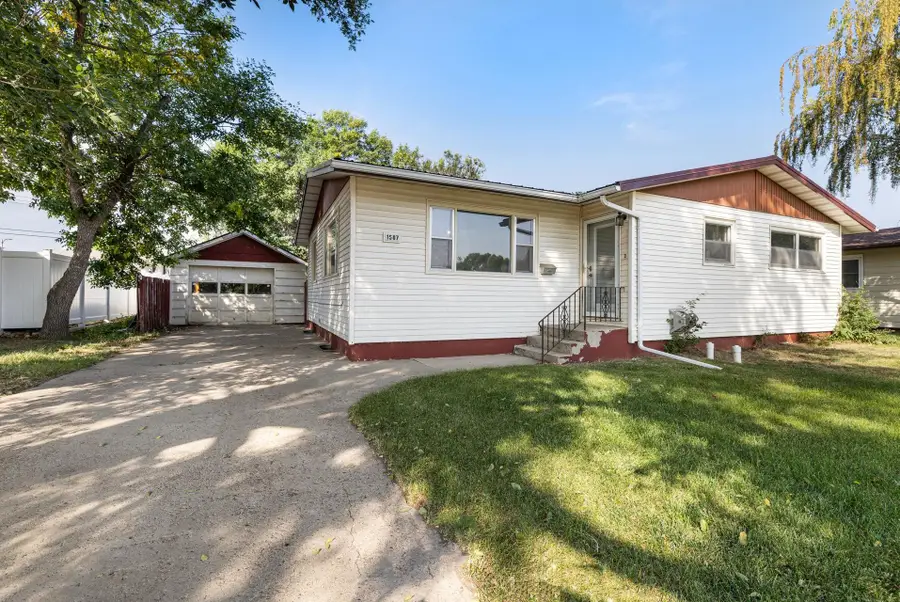 1507 2nd Ave E, Williston, ND 58801 - Image #3