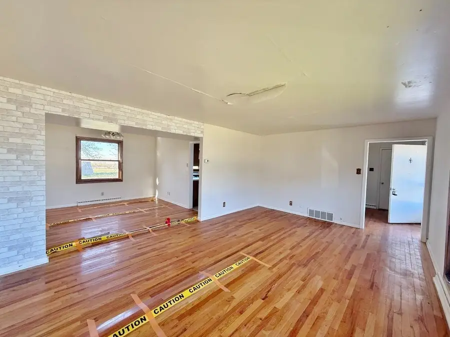 507 CENTENNIAL DR, Glenburn, ND 58740-7250 - Image #3