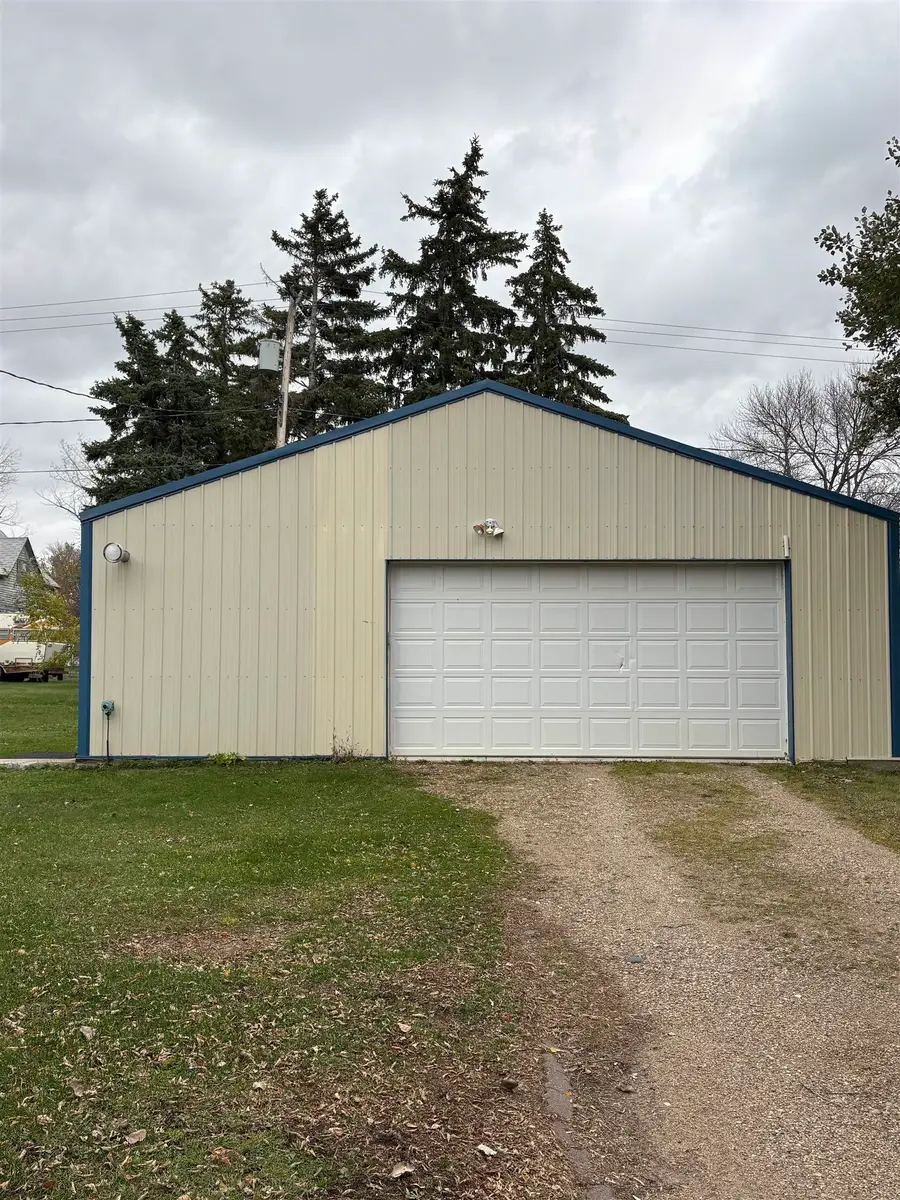 306 Cedar St, Drake, ND 58736 - Image #3