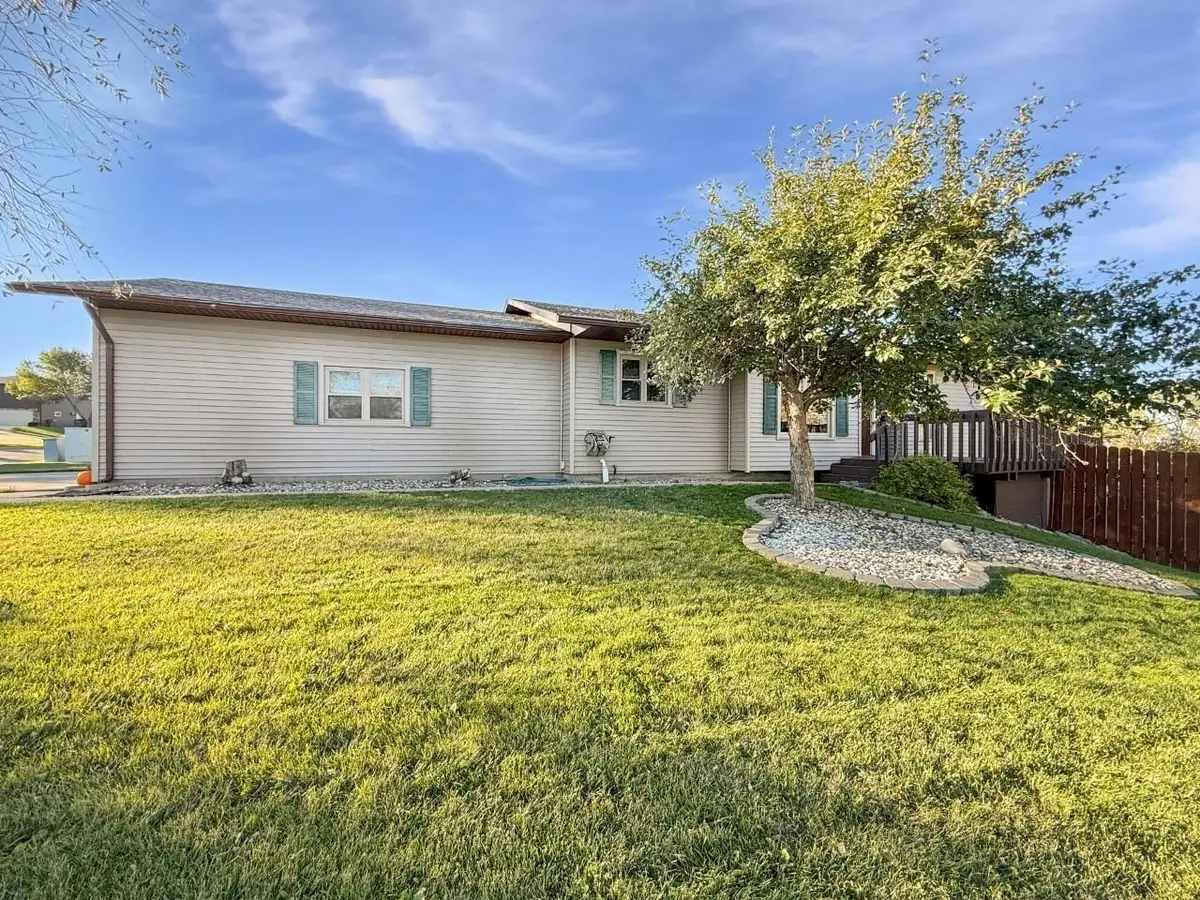 23 Moraine Point, Minot, ND 58703 - Image #1