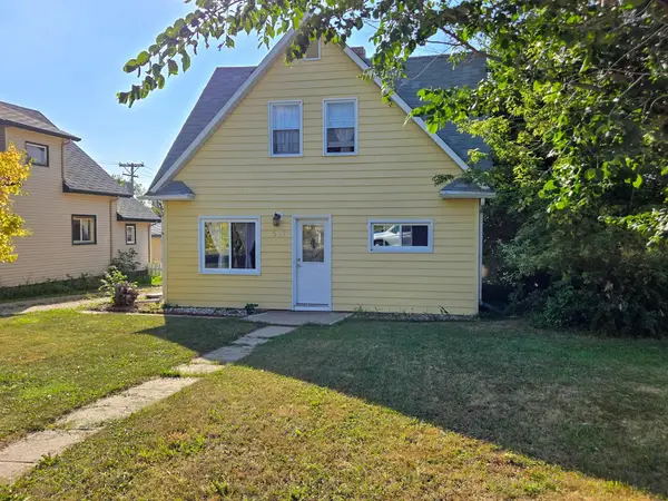 507 2nd Avenue NE, Kenmare, ND 58746