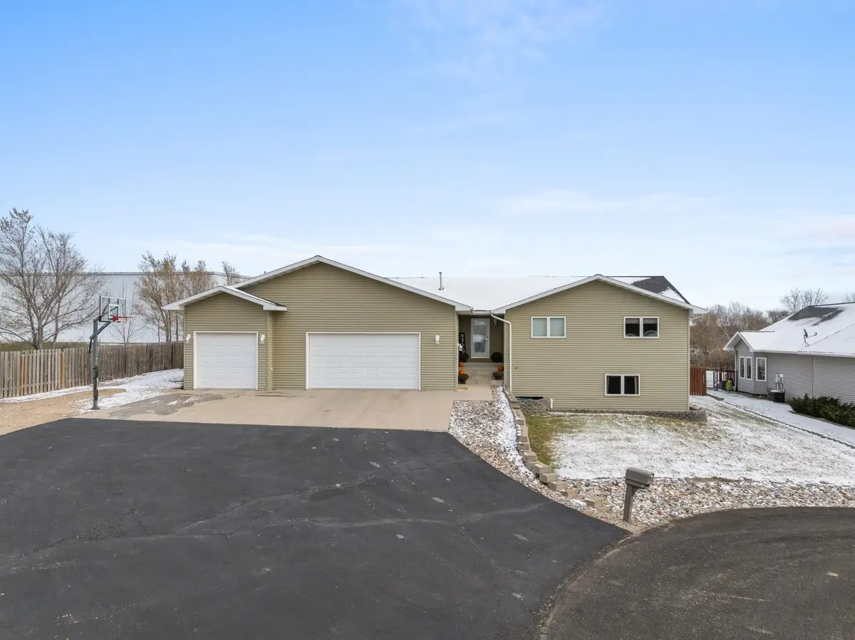 1001 70TH ST SE, Minot, ND 58701 - Image #1