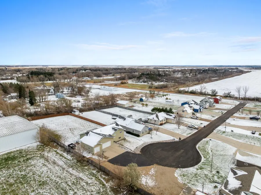 1001 70TH ST SE, Minot, ND 58701 - Image #2