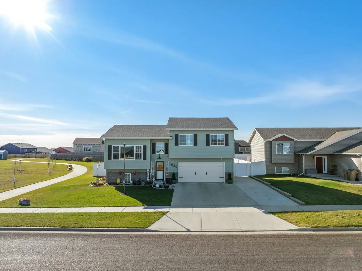 1020 34TH AVE NE, Minot, ND 58703 - Image #1