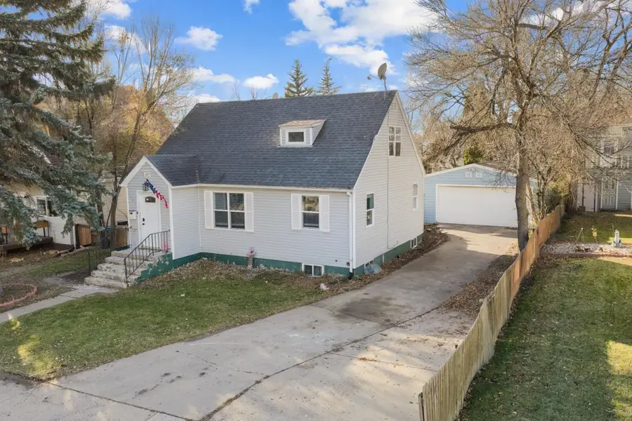 705 9th St. NE, Minot, ND 58703 - Image #2