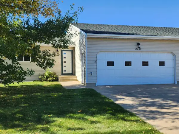 2033 13th St NW, Minot, ND 58701