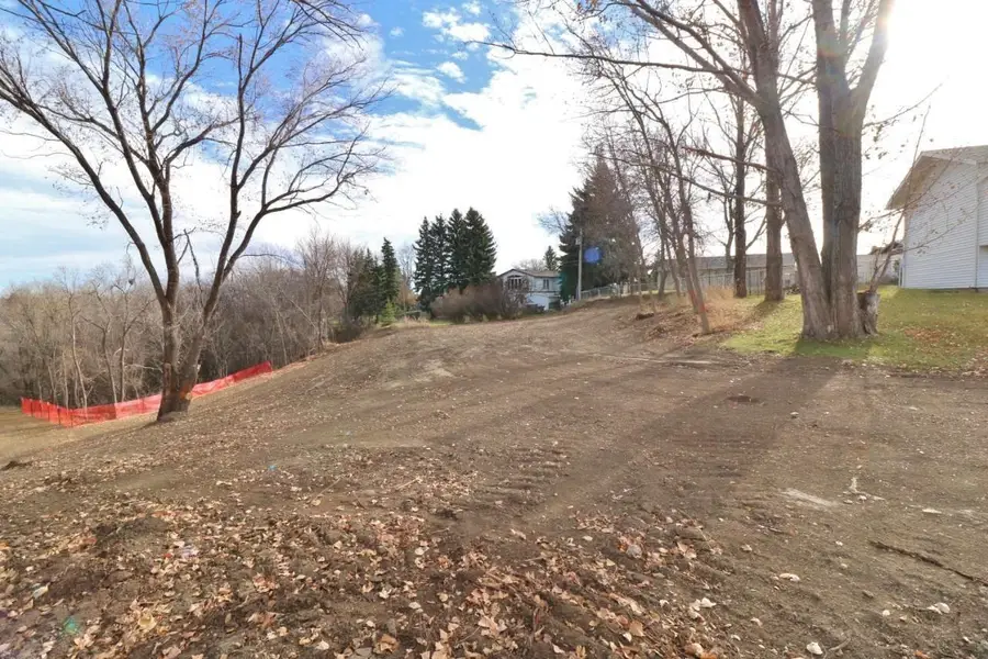 2111 Academy Rd, Minot, ND 58703 - Image #2