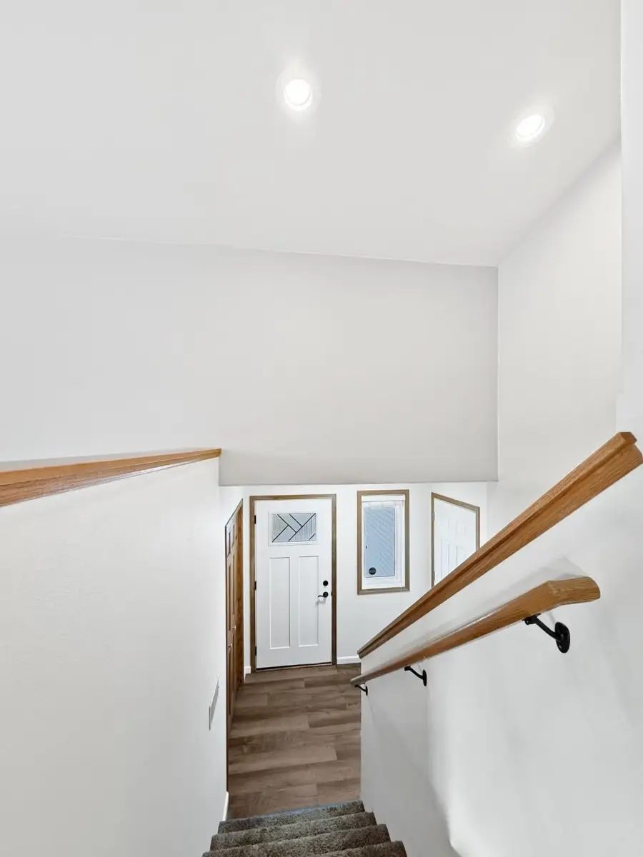 1804 28th St. NW, Minot, ND 58703 - Image #2