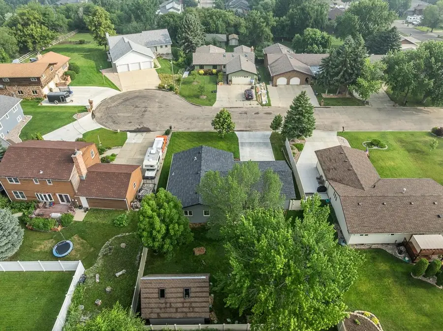 1015 15 1/2 Ave SW, Minot, ND 58701 - Image #3