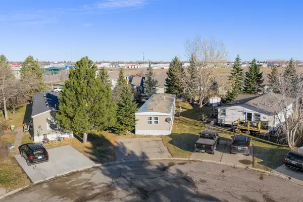 405 31st Ave SE, Minot, ND 58701-0000