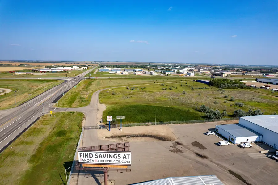 4224 4th ST NW, Minot, ND 58703 - Image #3