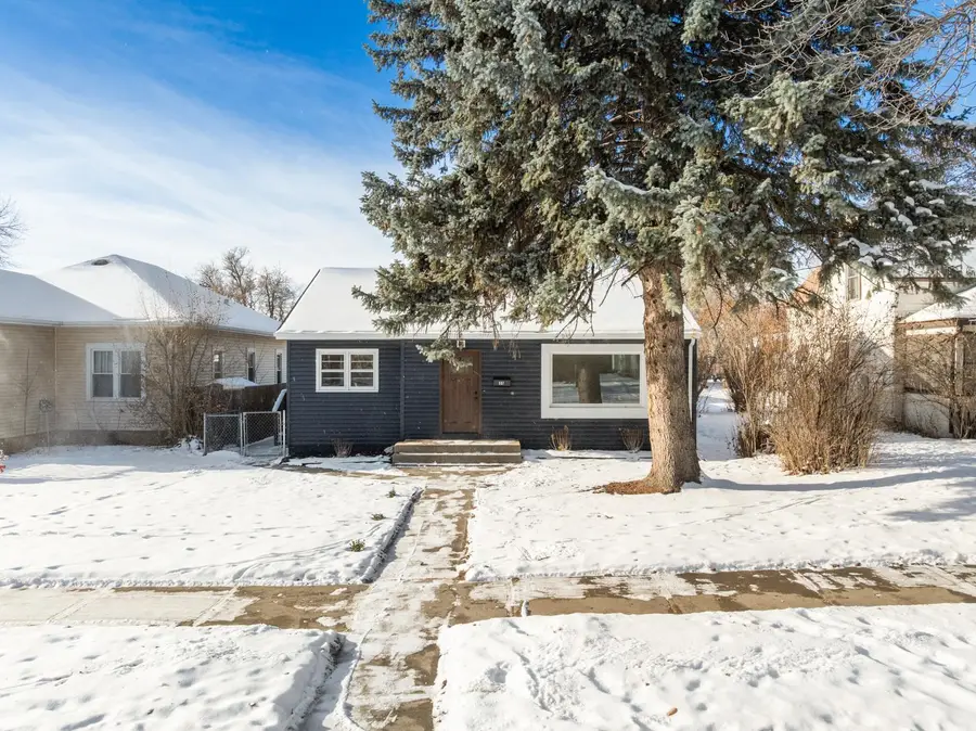 907 2nd st NE, Minot, ND 58703 - Image #2