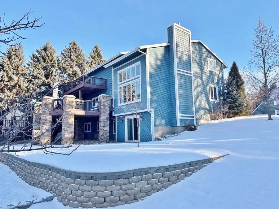 1320 11th St SW, Minot, ND 58701-5744 - Image #3