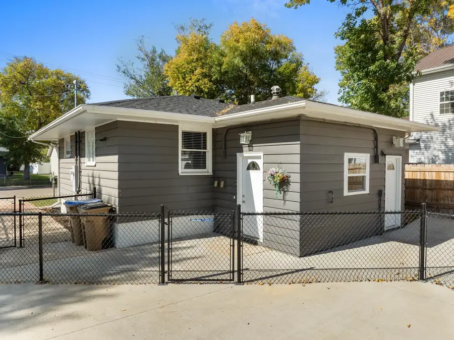 511 & 515 19TH ST SE, Minot, ND 58701 - Image #3