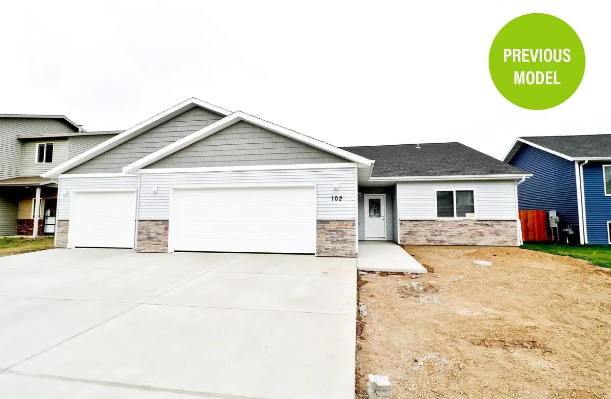 2318 23rd Ave NW, Minot, ND 58703 - Image #1