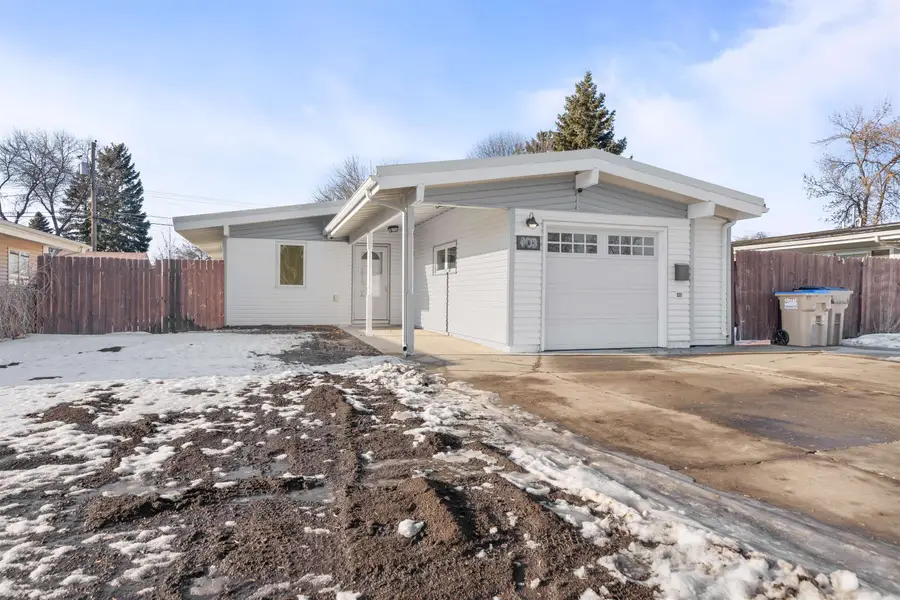 108 24th ST SW, Minot, ND 58701 - Image #3