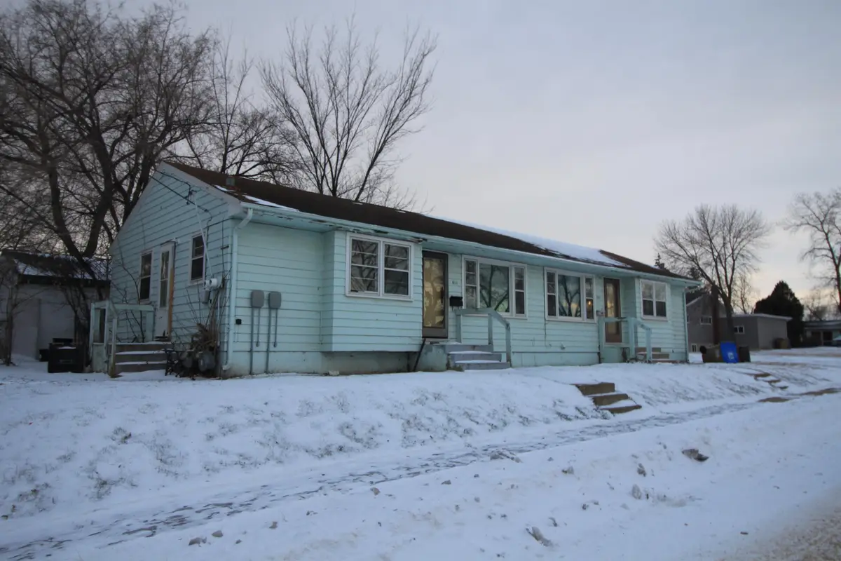 611 & 613 5th Ave SW, Minot, ND 58701 - Image #1