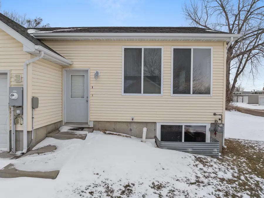 1112 Delmar Ct Unit #1, Minot, ND 58703 - Image #3