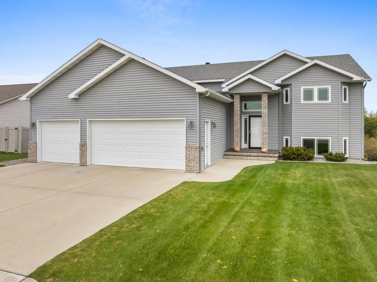 3201 Woodside Drive SE, Minot, ND 58701 - Image #1