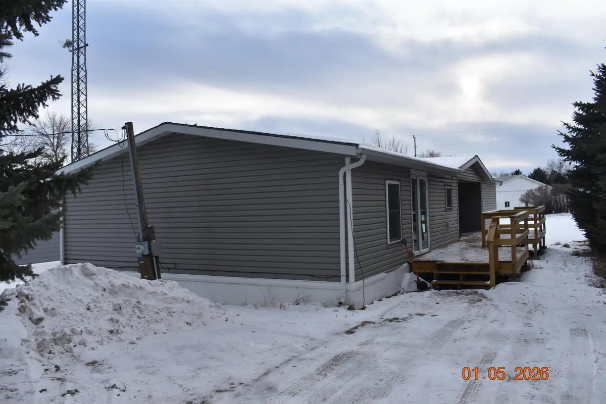 211 Railroad St, Garrison, ND 58540 - Image #1