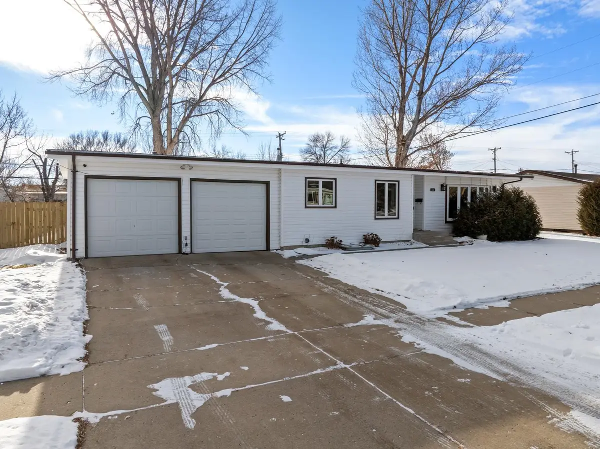 711 24TH AVE NW NW, Minot, ND 58703 - Image #1