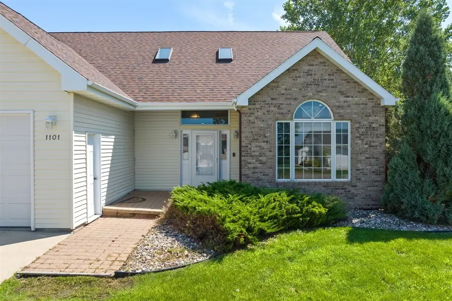 1101 10th St SW, Minot, ND 58701 - Image #2