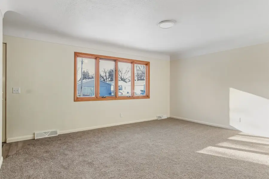 804 14 1/2 Ave SW, Minot, ND 58701 - Image #3