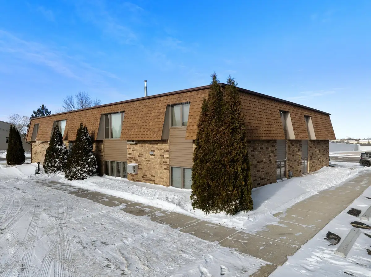 1217 SW 32nd Ave, Minot, ND 58701 - Image #1