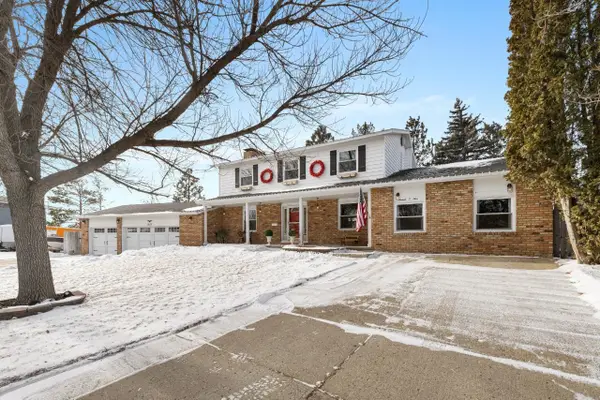 1609 7th St NW, Minot, ND 58703