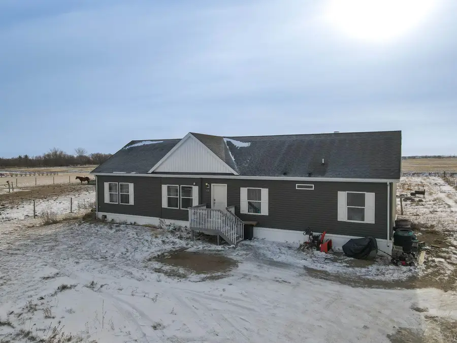 6081 SW 59th Ave, Minot, ND 58701 - Image #2