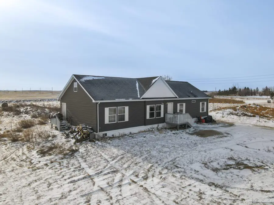 6081 SW 59th Ave, Minot, ND 58701 - Image #3