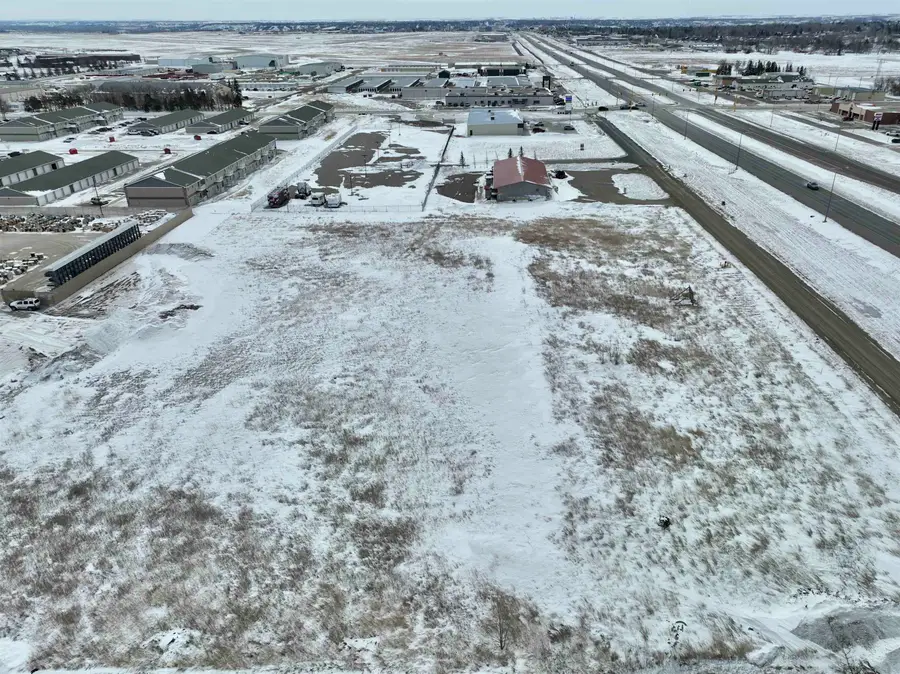 3908 N Broadway, Minot, ND 58703 - Image #2