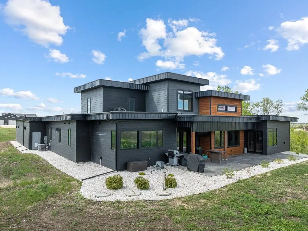 3920 GRAYSON DR, Burlington, ND 58722 - Image #1