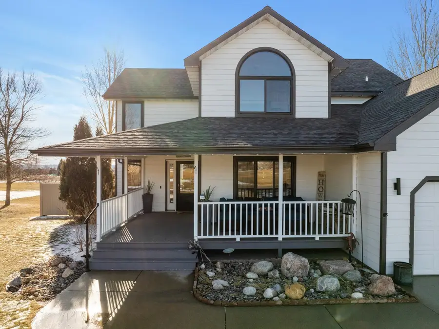 1915 NW 19TH Ave, Minot, ND 58703 - Image #2