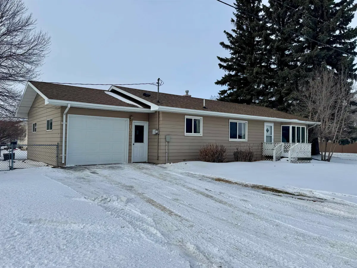 105 NE 3rd Ave NE, Mohall, ND 58761 - Image #1