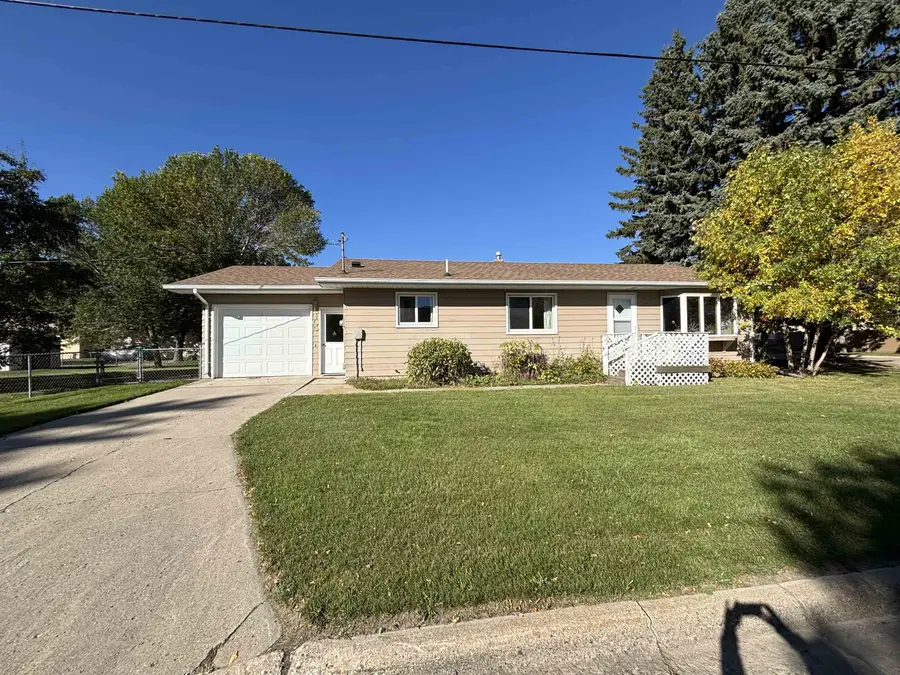 105 NE 3rd Ave NE, Mohall, ND 58761 - Image #2