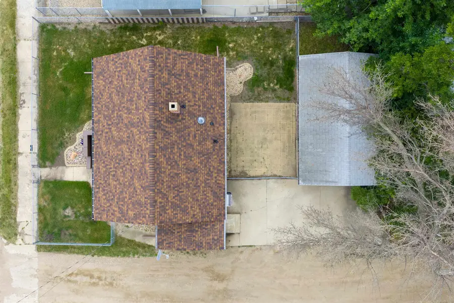 423 9th AVE, Minot, ND 58701 - Image #3