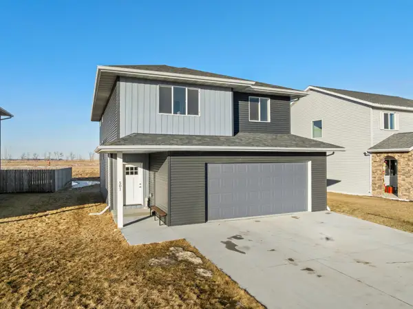 501 DOWNING ST, Surrey, ND 58785