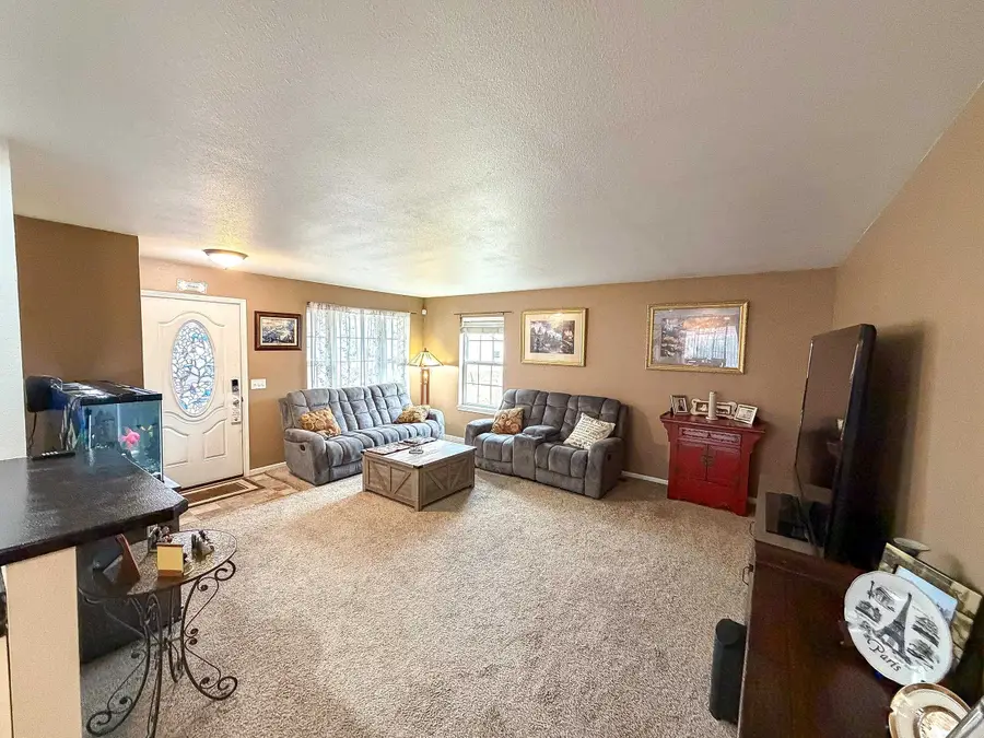 1735 Rivers Edge Dr SE, Minot, ND 58701 - Image #3