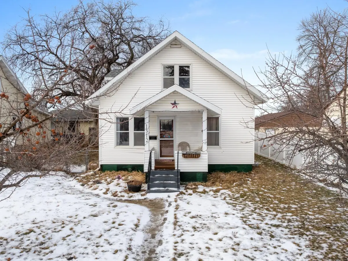 1312 2nd St SE, Minot, ND 58701-5912 - Image #1