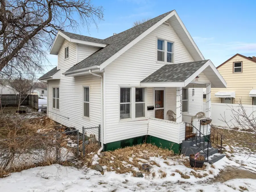 1312 2nd St SE, Minot, ND 58701-5912 - Image #3