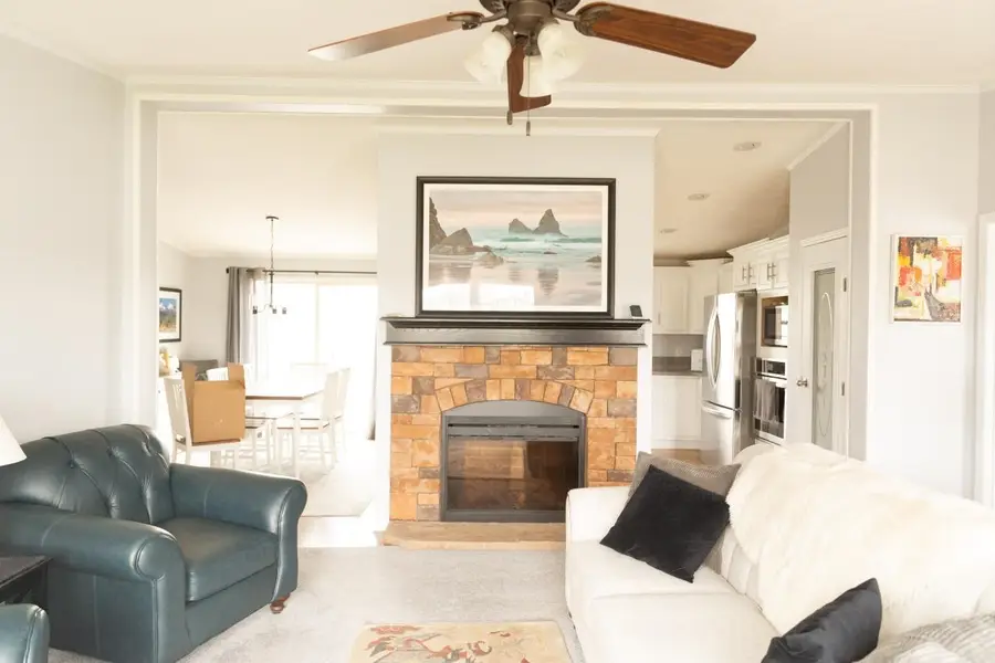 709 Foxtail Drive, Minot, ND 58701 - Image #3