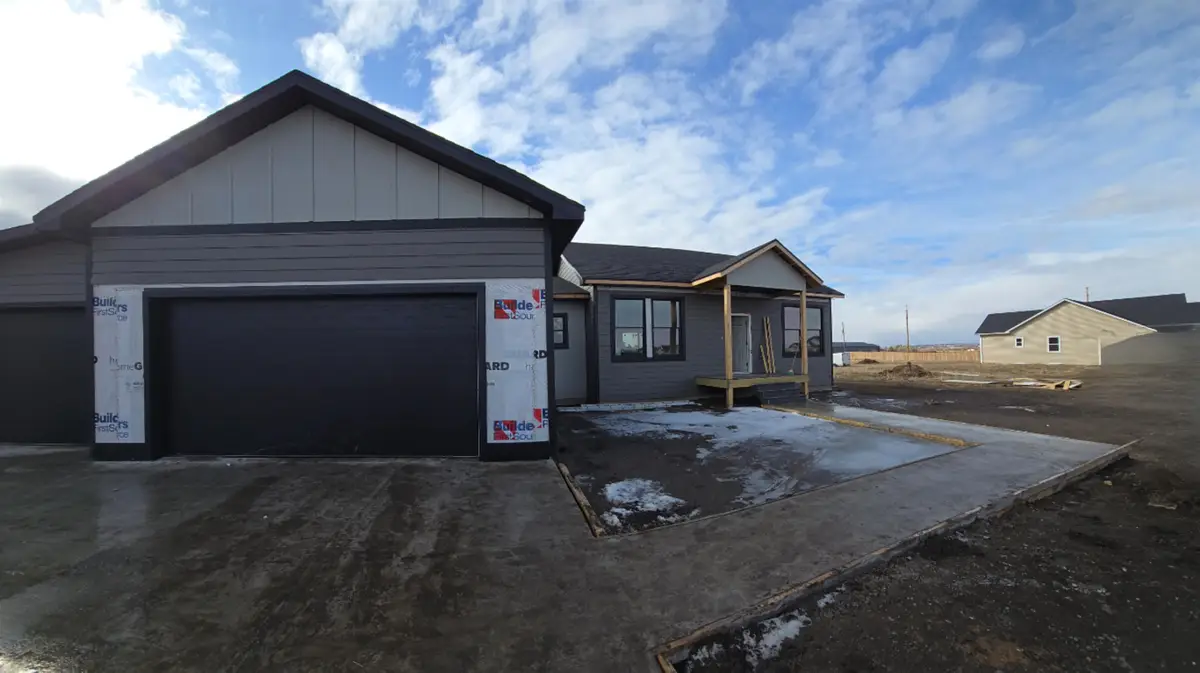 13366 Meadow Creek St, Williston, ND 58801-2237 - #1