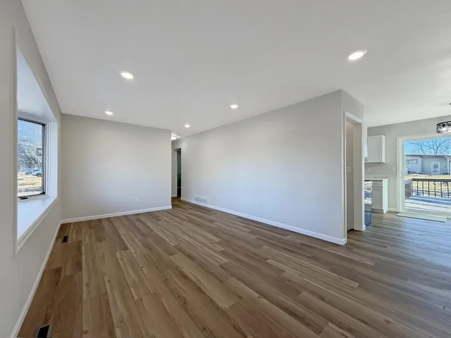 2525 5th St. NW, Minot, ND 58703 - #2