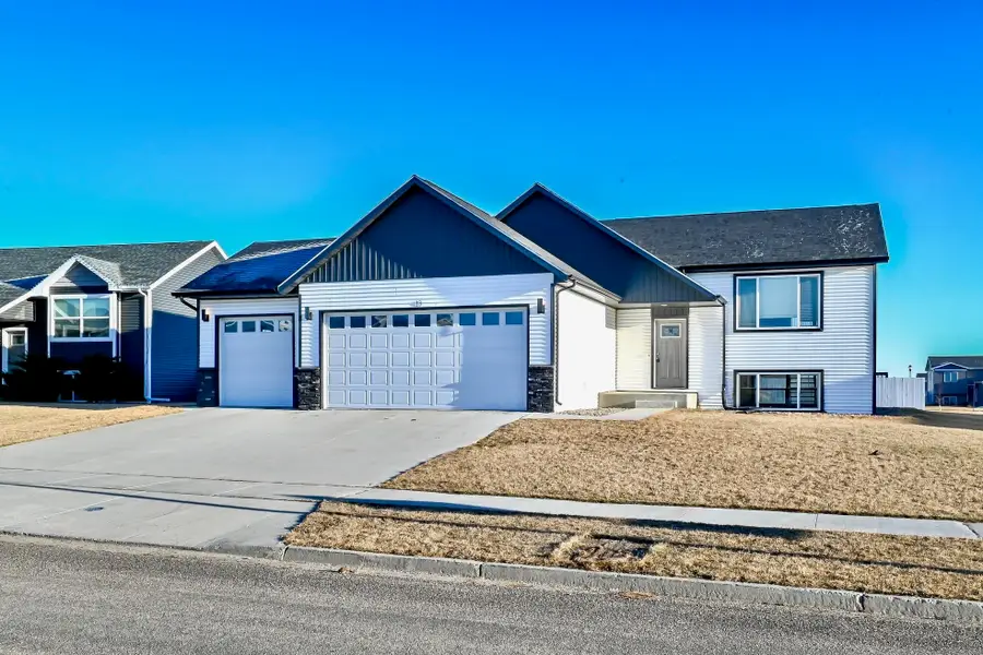 13 Olive Tree Circle NE, Minot, ND 58703 - #2