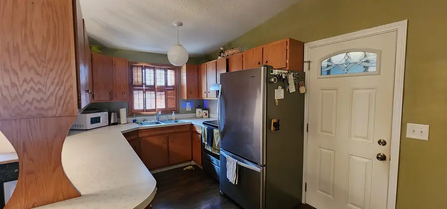 2525 Skyline Dr NW, Minot, ND 58703 - #2