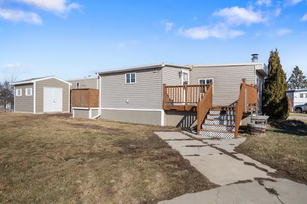 405 31st Ave SE, Minot, ND 58701