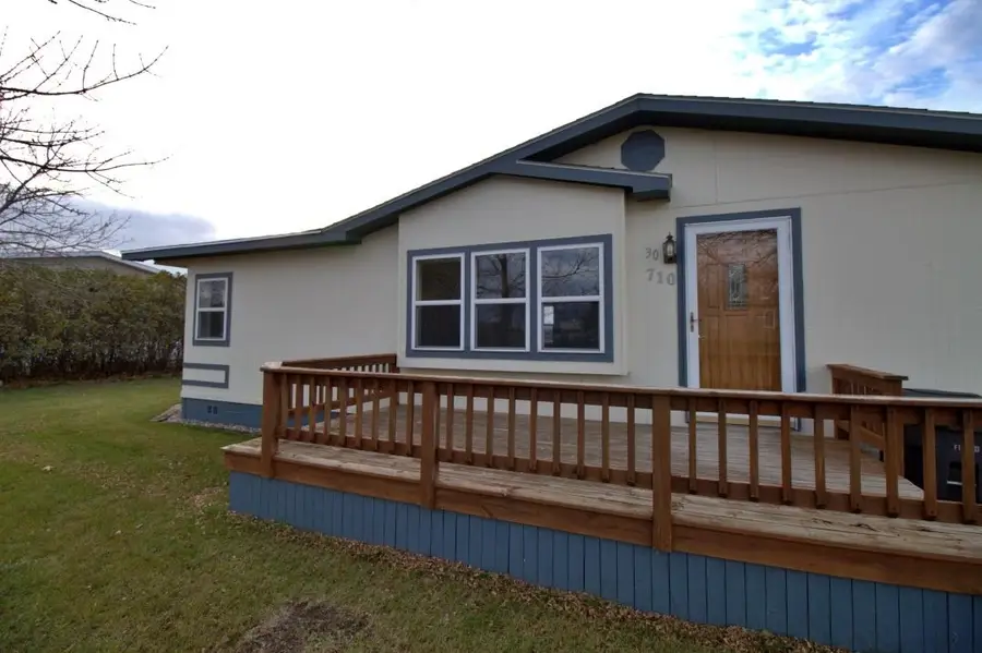 710 64th Ave NE, Minot, ND 58703 - #2