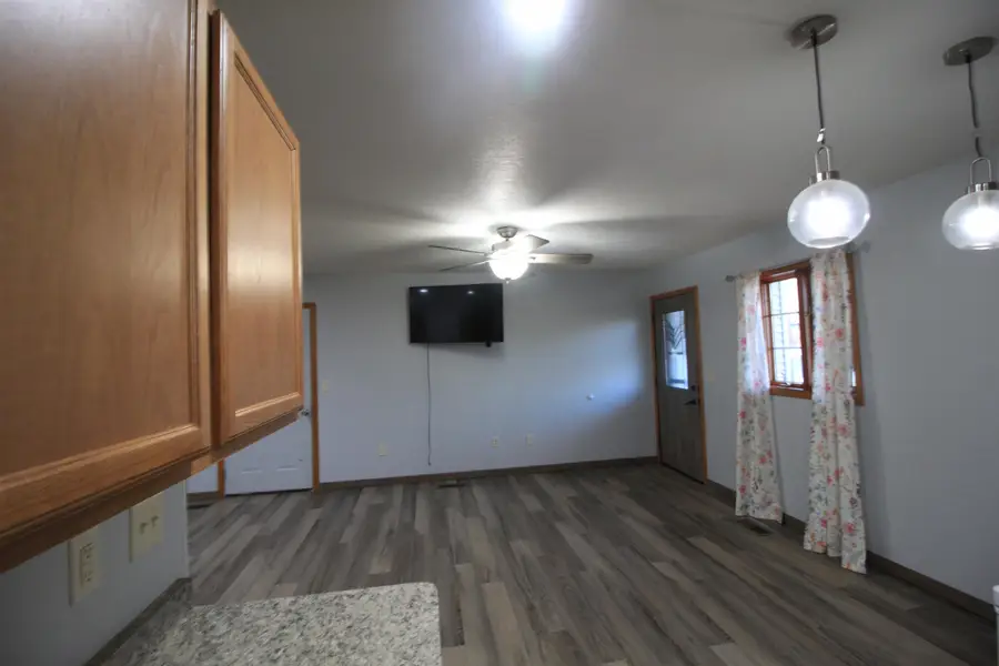 609 11th St NW, Minot, ND 58703 - #3